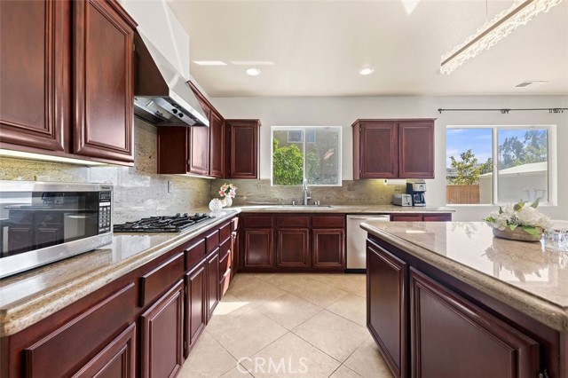 Detail Gallery Image 10 of 37 For 12232 Brianwood Dr, Riverside,  CA 92503 - 4 Beds | 2 Baths