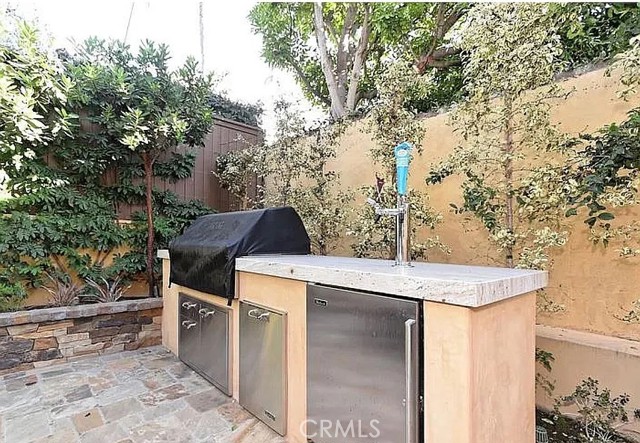 Detail Gallery Image 9 of 21 For 3200 Elm Ave, Manhattan Beach,  CA 90266 - 5 Beds | 4/1 Baths