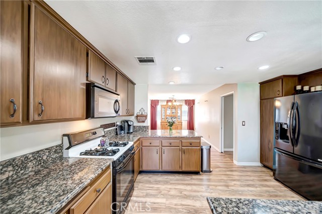 Detail Gallery Image 18 of 54 For 43015 22nd St, Lancaster,  CA 93536 - 3 Beds | 2 Baths