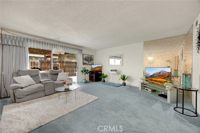 1024 Las Lomas Drive, La Habra CA: https://media.crmls.org/medias/0c1cc7b4-33c1-441c-a8b3-b2aa77ea3199.jpg