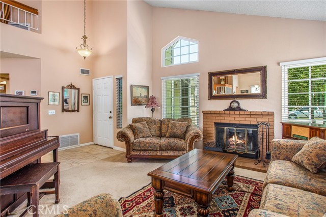 100 Waters Court, Redlands CA: https://media.crmls.org/medias/0c1f0b81-a65b-4663-9d2b-6f6d03f30d59.jpg