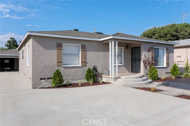 783 E Grand Avenue, Pomona CA: https://media.crmls.org/medias/0c20379c-0a9c-47e3-a532-a1834a115a27.jpg