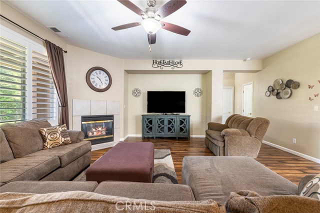 Detail Gallery Image 3 of 26 For 8697 N Talladega Way, Fresno,  CA 93720 - 3 Beds | 2 Baths