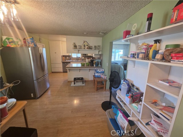 Detail Gallery Image 6 of 29 For 9906 Cypress Ave, Fontana,  CA 92335 - 3 Beds | 2 Baths