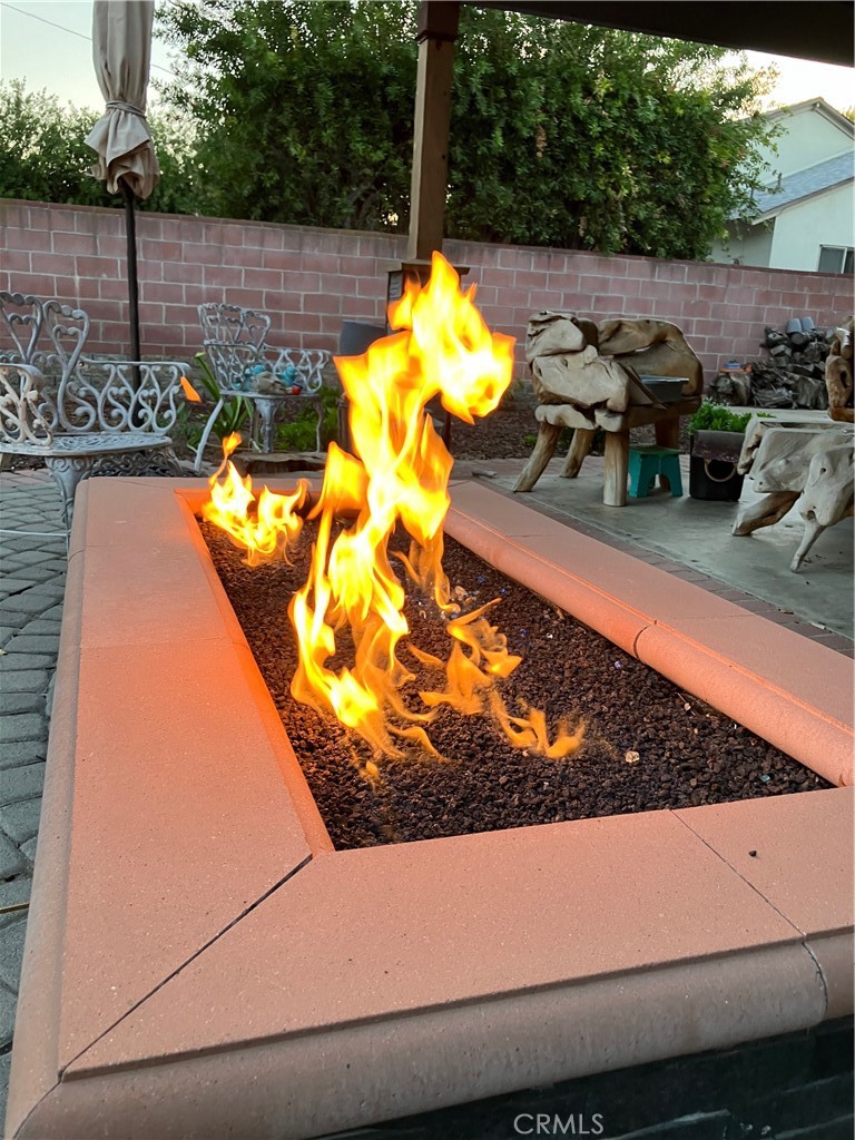 https://media.crmls.org/medias/0c221398-7bd4-4e5e-80bc-bcf079e1d9a9.jpg?preset=X-Large