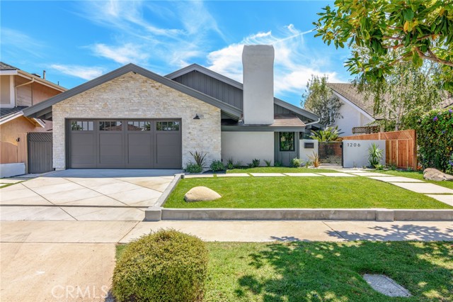 Detail Gallery Image 3 of 40 For 1206 Blue Gum Ln, Newport Beach,  CA 92660 - 3 Beds | 3/1 Baths