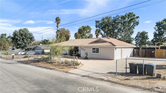 Detail Gallery Image 5 of 43 For 19850 Eucalyptus Ave, Nuevo,  CA 92567 - 5 Beds | 2/1 Baths