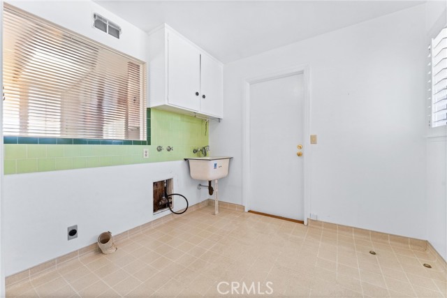 Detail Gallery Image 37 of 57 For 9521 Royal Palm Bld, Garden Grove,  CA 92841 - 4 Beds | 2/1 Baths