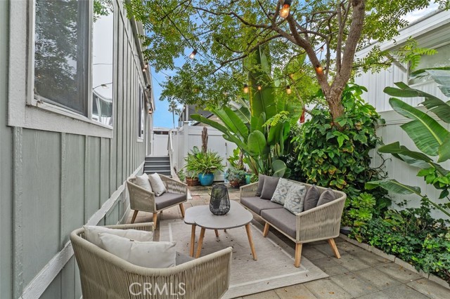 Detail Gallery Image 16 of 33 For 259 Mayflower Dr, Newport Beach,  CA 92660 - 2 Beds | 2 Baths