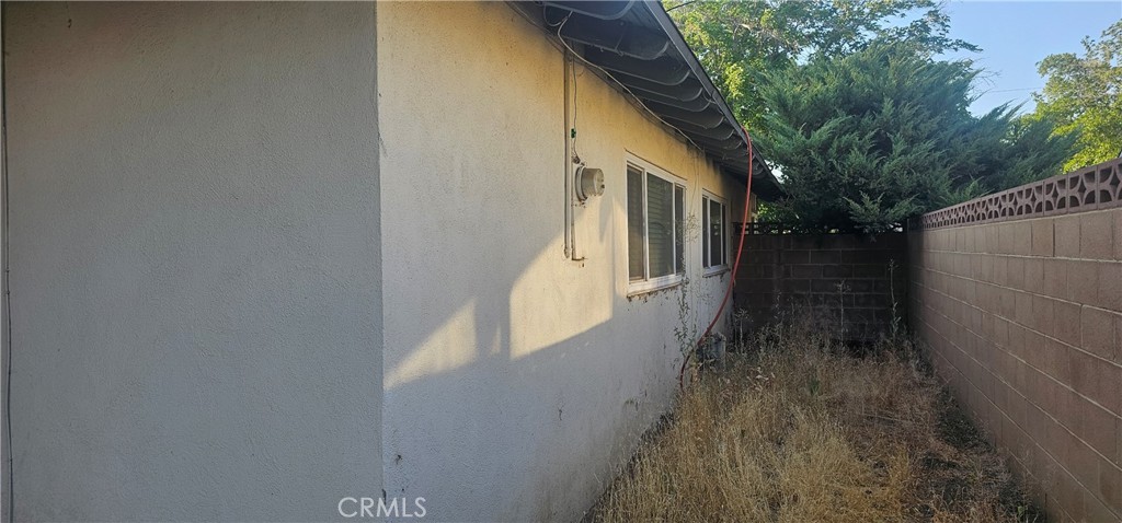 https://media.crmls.org/medias/0c22b232-be69-4c9f-8825-9e436f2fa70d.jpg?preset=X-Large