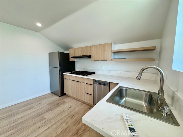 Detail Gallery Image 6 of 16 For 22301 1/2 Marlin Pl, Canoga Park,  CA 91303 - 1 Beds | 1 Baths
