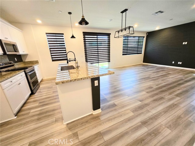 Detail Gallery Image 16 of 45 For 16720 Wyndham Ln, Fontana,  CA 92336 - 3 Beds | 2/1 Baths