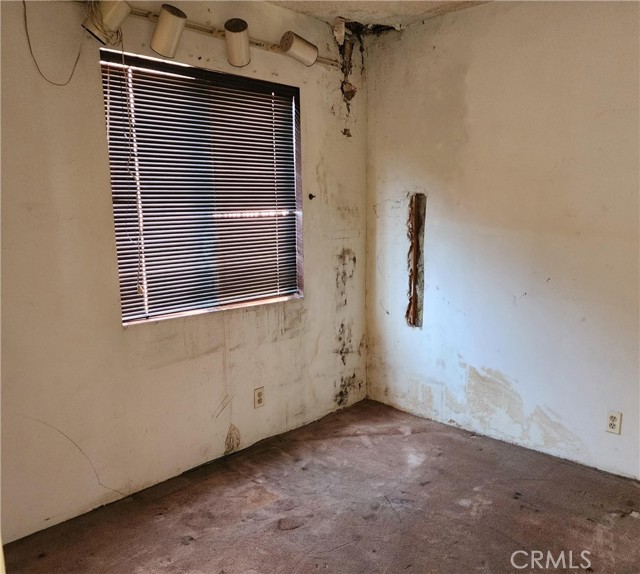 411 N Brannick, Los Angeles CA: https://media.crmls.org/medias/0c237ce4-bf04-43d9-9a72-7e365cf03ec3.jpg