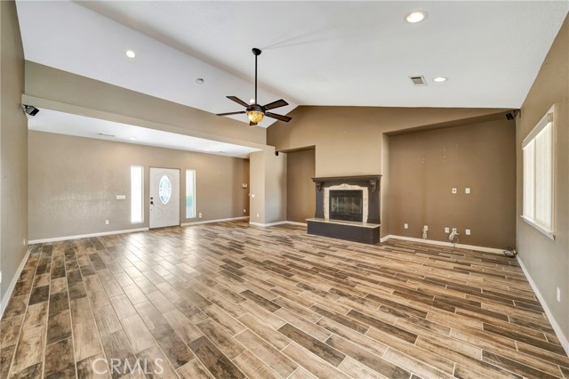 Detail Gallery Image 9 of 65 For 7315 W Avenue A8, Lancaster,  CA 93536 - 3 Beds | 3 Baths