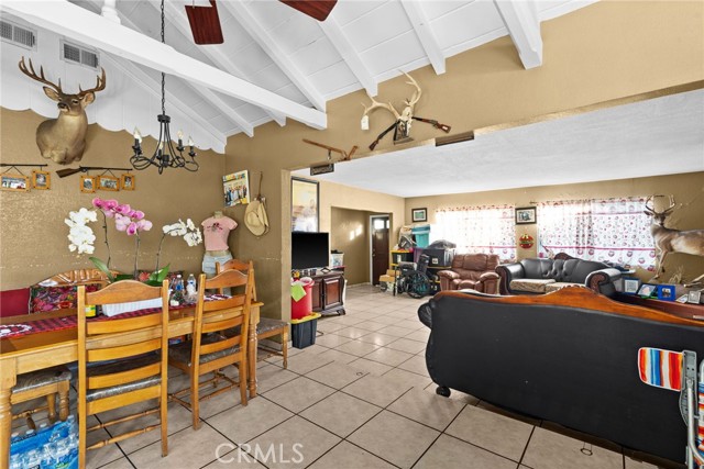 Detail Gallery Image 3 of 12 For 1146 Richland Ave, Santa Ana,  CA 92703 - 4 Beds | 1 Baths