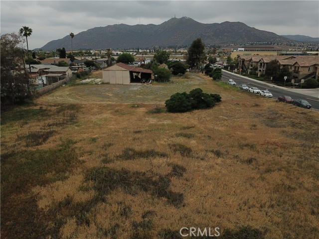21737 Eucalyptus Avenue, Moreno Valley CA: https://media.crmls.org/medias/0c25c3f9-e7d5-4930-98d1-cb399879ce37.jpg