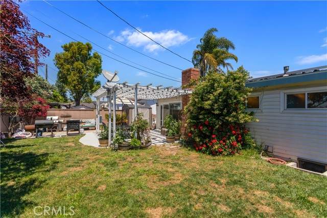 950 N Milford Street, Orange CA: https://media.crmls.org/medias/0c25f12b-be8b-47f7-a56f-77744b1de380.jpg