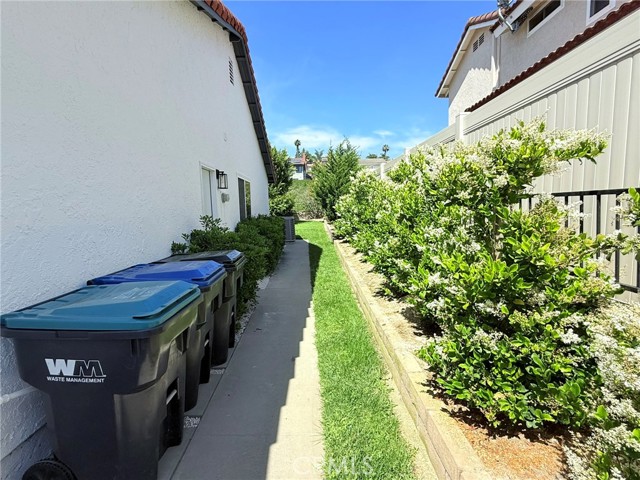 Image 23 of 28 For 26871 Recodo Ln