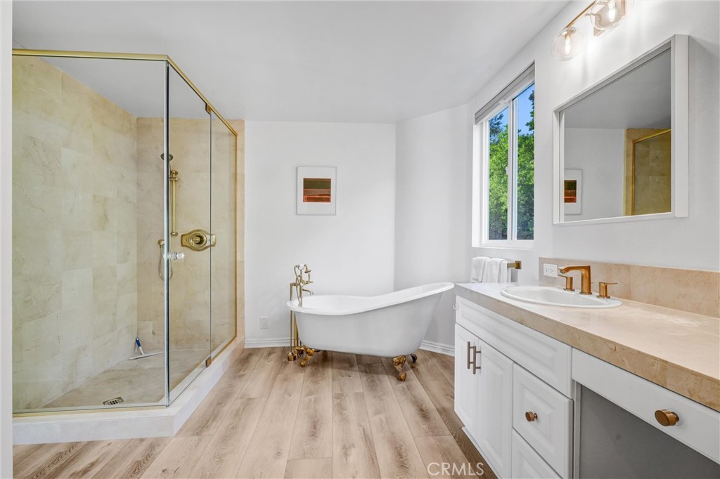 0c280841 0de6 49fd A9b7 30660bdc2328