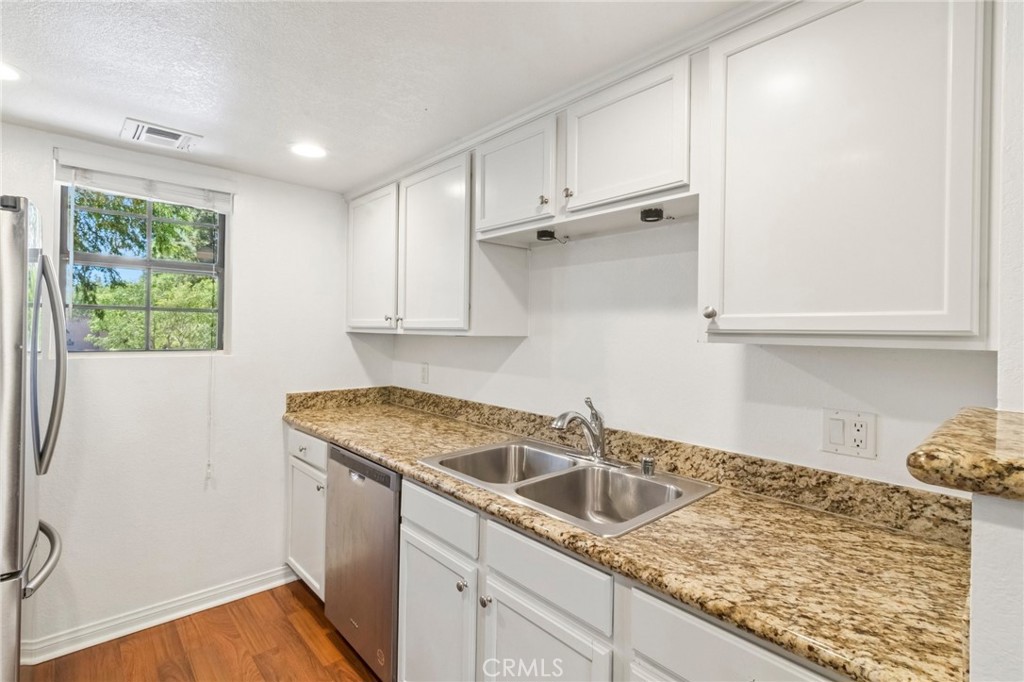 12059 Alta Carmel Court - photo 10