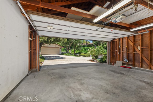 Detail Gallery Image 39 of 40 For 652 via Zapata, Riverside,  CA 92507 - 3 Beds | 2/1 Baths