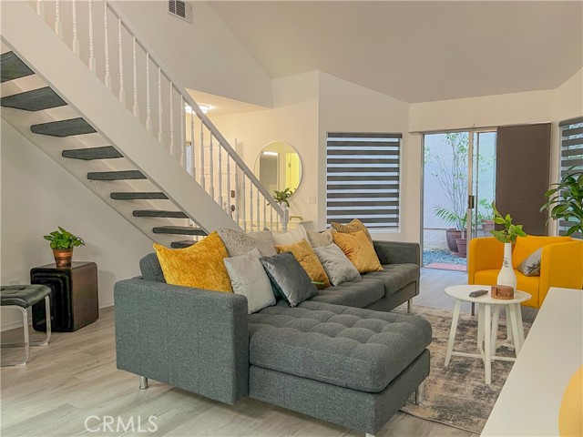 Detail Gallery Image 4 of 32 For 14 Encinitas Ct, Laguna Beach,  CA 92651 - 2 Beds | 2/1 Baths