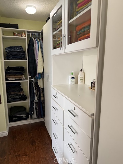 Detail Gallery Image 16 of 25 For 19718 May Way, Canyon Country,  CA 91351 - 4 Beds | 3 Baths