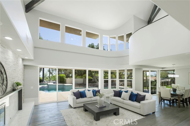 5081 Gateway Road, Rancho Cucamonga CA: https://media.crmls.org/medias/0c293d68-797f-47a2-8fb9-8220b4921a78.jpg