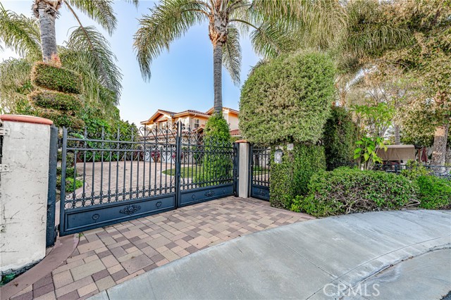 Detail Gallery Image 9 of 61 For 8409 Quinn St, Downey,  CA 90241 - 4 Beds | 3/2 Baths
