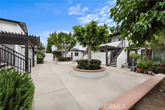 1010 1016 Valencia Street, Costa Mesa CA: https://media.crmls.org/medias/0c296d07-12ed-4ee6-81ac-5a3075662e16.jpg