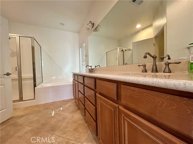Detail Gallery Image 11 of 13 For 29870 Bay View Way, Menifee,  CA 92584 - 3 Beds | 3 Baths