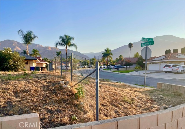 1604 Buckeye Street, Highland CA: https://media.crmls.org/medias/0c2a41e7-80ac-4bc1-976f-90275b8cab5a.jpg
