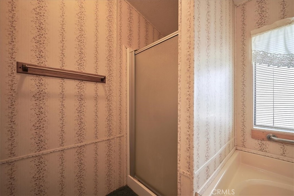 https://media.crmls.org/medias/0c2aa223-8d98-4d4a-9010-a7f94e45f92c.jpg?preset=X-Large