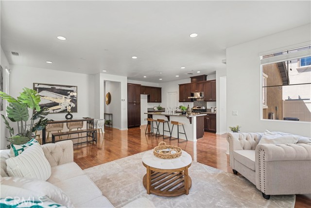 14681 Marist Lane, Chino CA: https://media.crmls.org/medias/0c2ae05c-d487-4356-98ff-adbdb8c6c22b.jpg