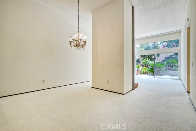 6766 Camino Del Prado, Carlsbad CA: https://media.crmls.org/medias/0c2be54e-ee47-4f26-b15f-179299718c4b.jpg