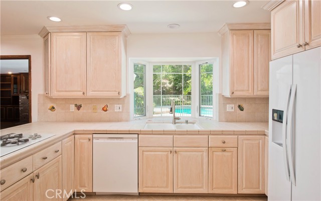 5819 Fairhaven Avenue, Woodland Hills CA: https://media.crmls.org/medias/0c2c3872-91f0-4671-9ab7-cf48d84dc8da.jpg