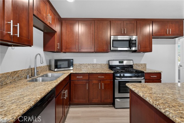 Detail Gallery Image 6 of 38 For 1274 W 3rd St, San Pedro,  CA 90732 - 3 Beds | 2 Baths