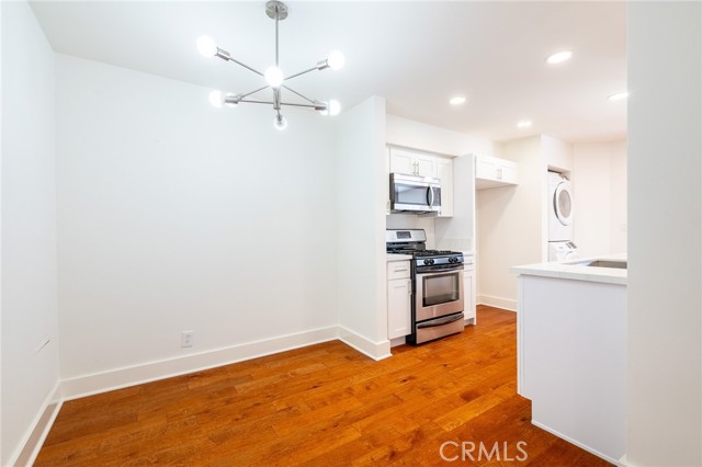 Detail Gallery Image 8 of 27 For 1825 Selby Ave #102,  Los Angeles,  CA 90025 - 2 Beds | 2 Baths