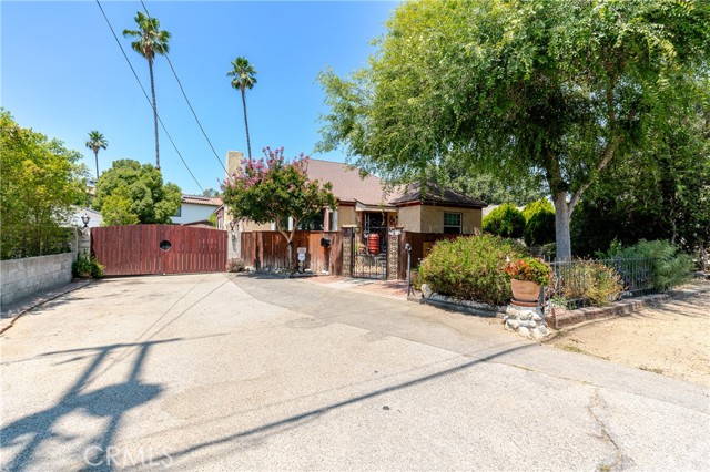 Detail Gallery Image 4 of 33 For 2707 Windsor Ave, Altadena,  CA 91001 - 2 Beds | 2 Baths