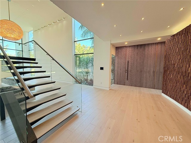 Detail Gallery Image 18 of 68 For 1024 Summit Dr, Beverly Hills,  CA 90210 - 7 Beds | 7/2 Baths