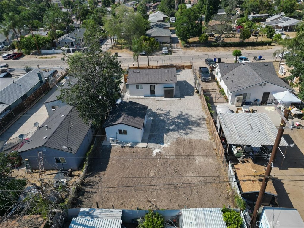https://media.crmls.org/medias/0c2e8ef3-0959-4caf-8665-515a35709ec0.jpg?preset=X-Large