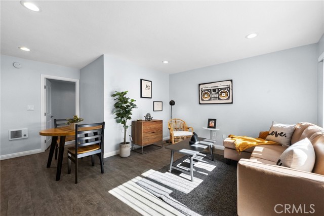 Detail Gallery Image 7 of 28 For 2020 W 23rd St #18,  Long Beach,  CA 90810 - 4 Beds | 2 Baths