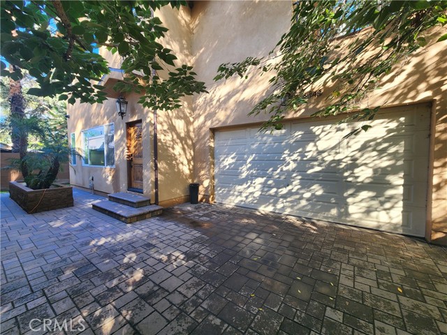 Detail Gallery Image 3 of 29 For 6848 Encino, Encino,  CA 91406 - 3 Beds | 3 Baths