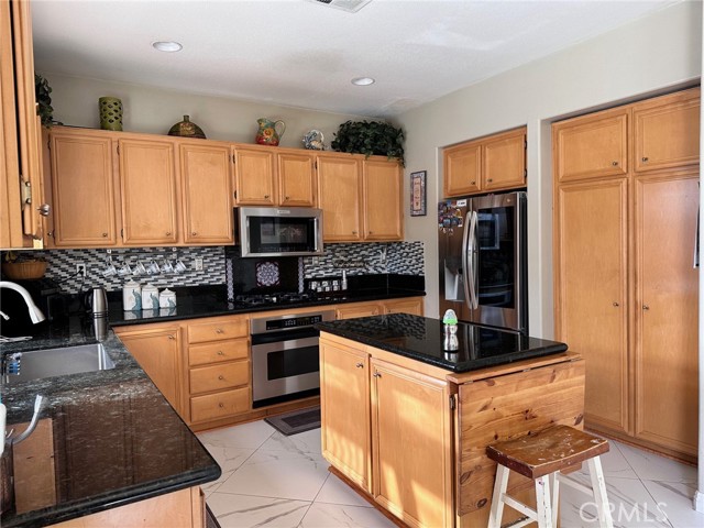 Detail Gallery Image 6 of 25 For 24336 Caladium, Valencia,  CA 91354 - 3 Beds | 2/1 Baths