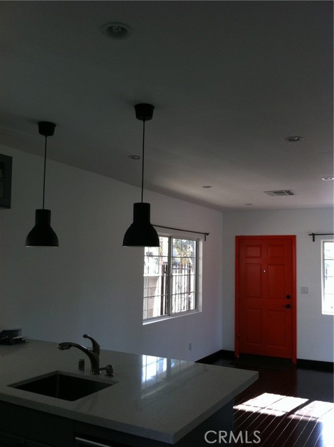 Detail Gallery Image 4 of 24 For 2321 Scott Ave, Los Angeles,  CA 90026 - 2 Beds | 1 Baths