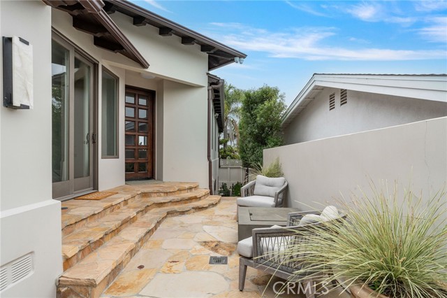 444 Morning Canyon Road, Corona del Mar CA: https://media.crmls.org/medias/0c327648-0992-4ce2-beda-e25e38c59514.jpg