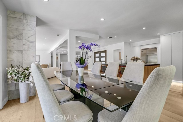 Detail Gallery Image 17 of 41 For 4936 Matula Dr, Tarzana,  CA 91356 - 3 Beds | 3 Baths