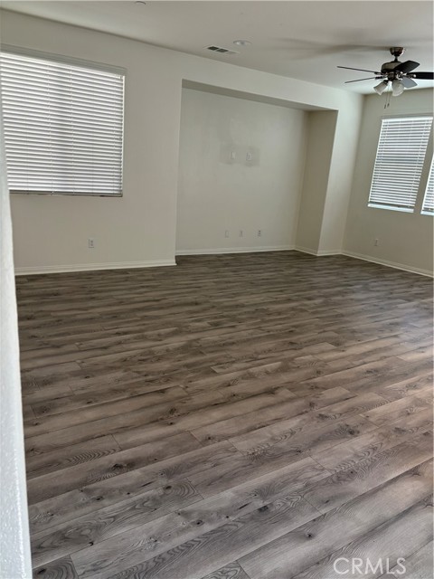 Detail Gallery Image 10 of 22 For 28434 Sunflower St, Highland,  CA 92346 - 3 Beds | 2/1 Baths