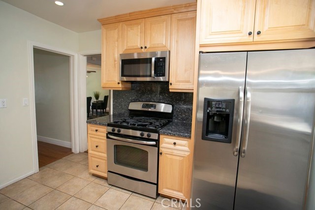 1019 W Milton Drive, Glendora CA: https://media.crmls.org/medias/0c32e18b-f04c-49c9-b226-dfe018dea450.jpg
