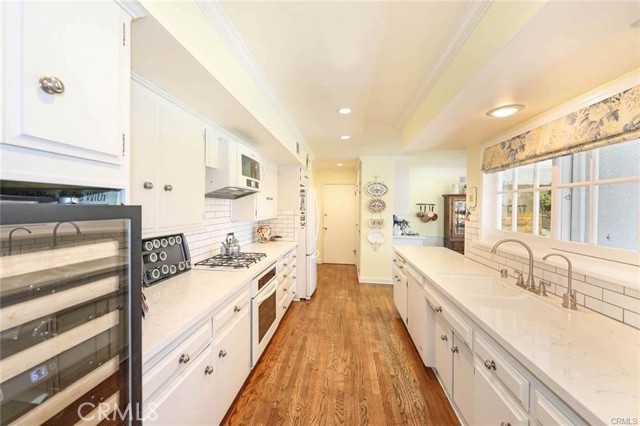 117 Catherine Park Drive, Glendora CA: https://media.crmls.org/medias/0c331d13-2a8a-4459-86d8-08cc8340f495.jpg